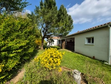 Maison à vendre 6 pièces PUY DU LAC (17)