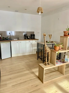 Maison de campagne avec studio, dépendances et jardin – Bords