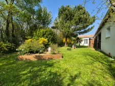 Maison à vendre 6 pièces PUY DU LAC (17)