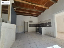 Ensemble immobilier avec 3 maisons sur 5 110 m² – Moragne 17430