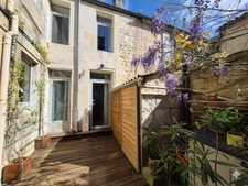 COUP DE CŒUR – Appartement centre Rochefort, au calme, 84 m² avec cour et grand séjour