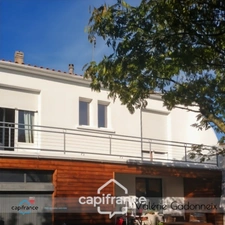 Maison individuelle avec jardin et garage proche centre-ville 