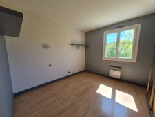 MAISON DE PLAIN-PIED SANS VIS-À-VIS SUR + DE 2 400 m² DE TERRAIN