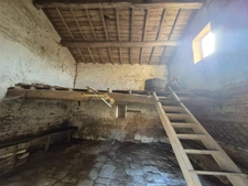 Maison charentaise à rénover avec nombreuses dépendances – Archingeay 17380