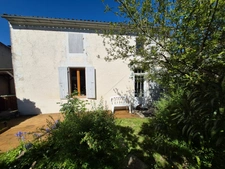 Maison 2 chambres avec chai – Lumineuse, rénovée et pleine de charme à Archingeay
