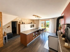 Maison de campagne avec studio, dépendances et jardin – Bords