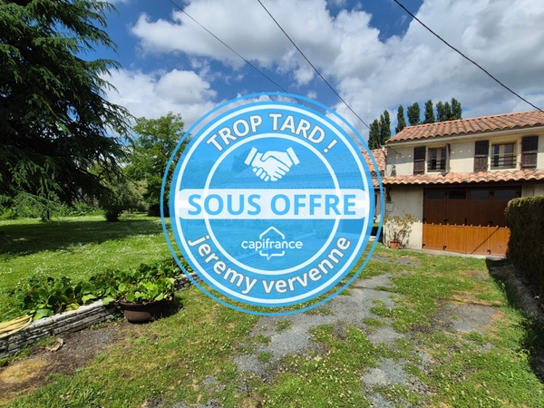 Maison avec seconde habitation, dépendances et grand terrain – Fort potentiel à Champdolent