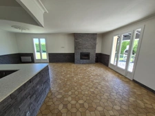 MAISON DE PLAIN-PIED SANS VIS-À-VIS SUR + DE 2 400 m² DE TERRAIN