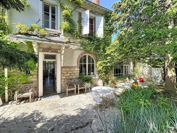 Maison à vendre 9 pièces jardin proche de REIMS (51)