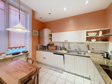 Appartement à vendre 7 pièces, jardin et parkings REIMS (51)