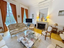 Appartement à vendre 7 pièces, jardin et parkings REIMS (51)