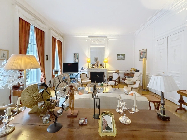 Appartement à vendre 7 pièces, jardin et parkings REIMS (51)