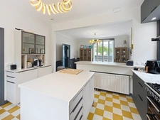 House for sale with 9 rooms, garden, swimming pool, garage, in the Reims district (51)