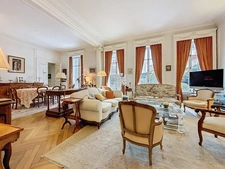 Appartement à vendre 7 pièces, jardin et parkings REIMS (51)