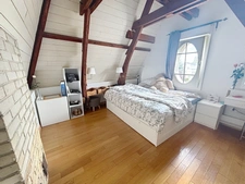 House for sale with 9 rooms, garden, swimming pool, garage, in the Reims district (51)