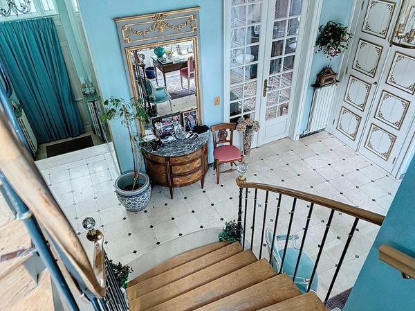 Dpt Marne (51), à vendre REIMS maison T13 de 358 m² - Terrain de 70 m² 