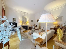 Appartement à vendre 7 pièces, jardin et parkings REIMS (51)