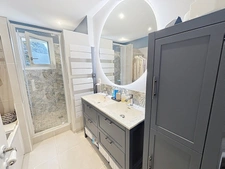 House for sale with 9 rooms, garden, swimming pool, garage, in the Reims district (51)