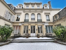 Appartement à vendre 7 pièces, jardin et parkings REIMS (51)