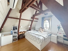 House for sale with 9 rooms, garden, swimming pool, garage, in the Reims district (51)
