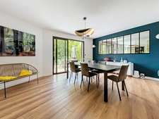 House for sale 10 rooms near TAISSY (51)