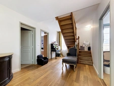 House for sale with 9 rooms, garden, swimming pool, garage, in the Reims district (51)