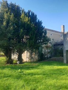 House of 400 m² of living space for sale, near Barbezieux (16), outbuildings of approximately 1,000 m², land of 12,000 m²!!!