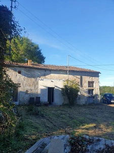 Postal code 17270, House + outbuildings + 17 hectares!!!