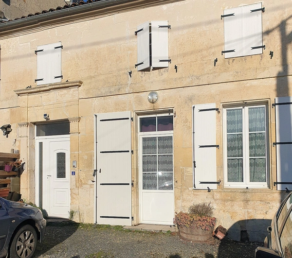 Appartement 85 m² à vendre 3 pièces BURIE (17) 