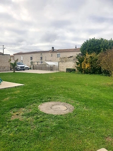 Maison 244 m² viager à vendre occupé 2 têtes AIGRE (16) terrain 2.8 hectares