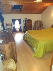 House 181 m² – Barbezieux (16) – 4/5 bedrooms, 3,300 m² plot, 2 garages