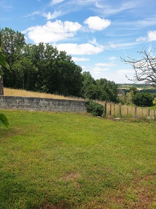 House of 146 m² for sale in CHALAIS (16), 6 rooms, 4/5 bedrooms, 2 garages, 3,560 m² of land!!!