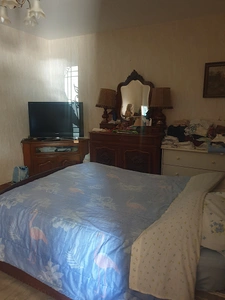 House 182 m² for sale in CHALAIS (16) with 7 rooms, 4 to 6 bedrooms – Amenities within walking distance – Great potential! Land!