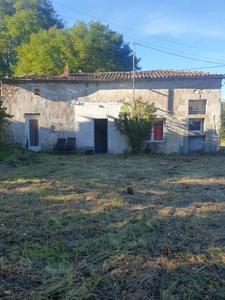 Postal code 17270, House + outbuildings + 17 hectares!!!