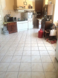 House 182 m² for sale in CHALAIS (16) with 7 rooms, 4 to 6 bedrooms – Amenities within walking distance – Great potential! Land!