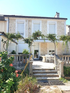 Maison à vendre 7 pièces ANGOULEME (16) Cartier L'HOUMEAU 4 chambre + garage + terrain 