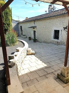 Stone house of 145 m² for sale, 6 rooms, BELLEVIGNE (16), 3/4 bedrooms plus swimming pool.