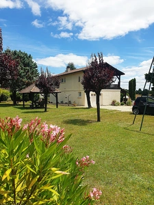 House of 146 m² for sale in CHALAIS (16), 6 rooms, 4/5 bedrooms, 2 garages, 3,560 m² of land!!!
