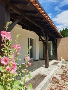 House of 146 m² for sale in CHALAIS (16), 6 rooms, 4/5 bedrooms, 2 garages, 3,560 m² of land!!!