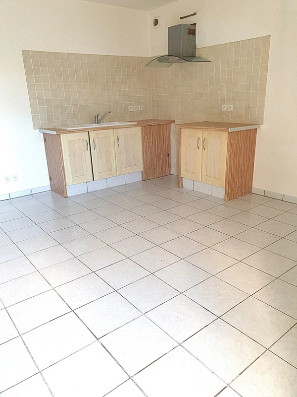 Appartement 60 m² à vendre 3 pièces, 2 parkings, BURIE (17) Exclusivité R. MARTINAUD CAPIFRANCE