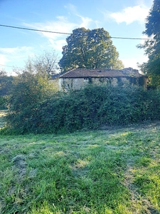 Postal code 17270, House + outbuildings + 17 hectares!!!