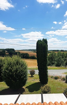 House of 146 m² for sale in CHALAIS (16), 6 rooms, 4/5 bedrooms, 2 garages, 3,560 m² of land!!!