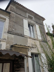 🏡 CHALAIS (16) Maison de ville à fort potentiel – 134 m² habitables + studio 39 m² – À rénover