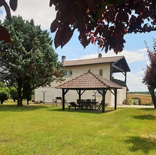 Maison 146 m² à vendre 6 pièces CHALAIS (16) 4/5 chambres, 2 garages 3 300 m² de terrain !!!