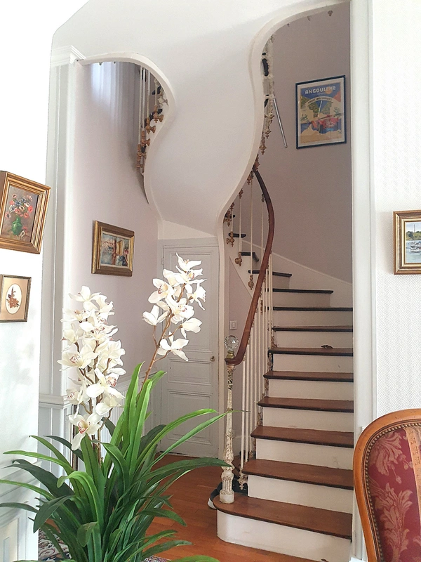 Maison à vendre 7 pièces ANGOULEME (16) Cartier L'HOUMEAU 4 chambre + garage + terrain 