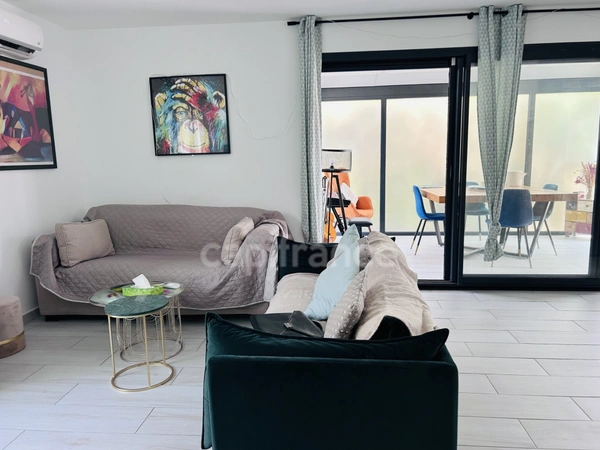Villa moderne 3 faces avec suite parentale et grande terrasse – Le Soler