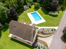 Magnifique maison contemporaine de 5 pièces avec piscine extérieure