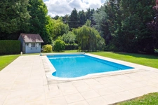 Magnifique maison contemporaine de 5 pièces avec piscine extérieure