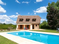 Magnifique maison contemporaine de 5 pièces avec piscine extérieure