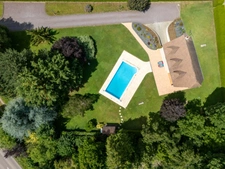 Magnifique maison contemporaine de 5 pièces avec piscine extérieure